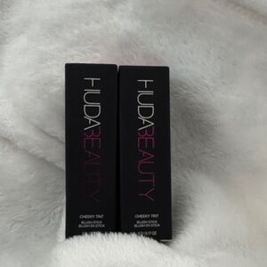 HUDA BEAUTY Cheeky Tint Blush Stick - Coral Cutie bundle